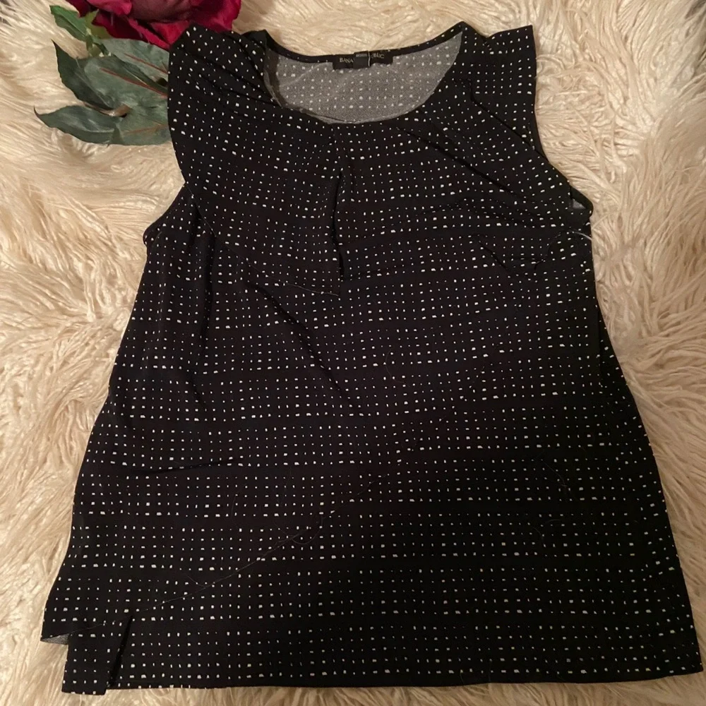 Banana Republic Layered Ruffle Top - Picture 1 of 1